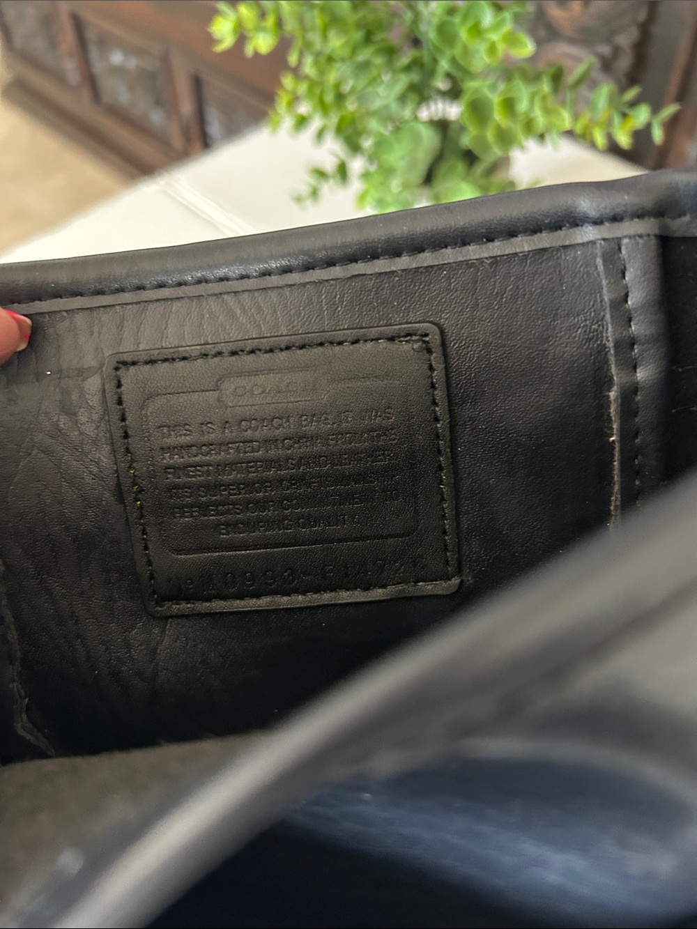 Beautiful Black Leather Messenger Crossbody Bag - Picture 11 of 11